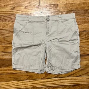 New York & Company-Khaki shorts- like new